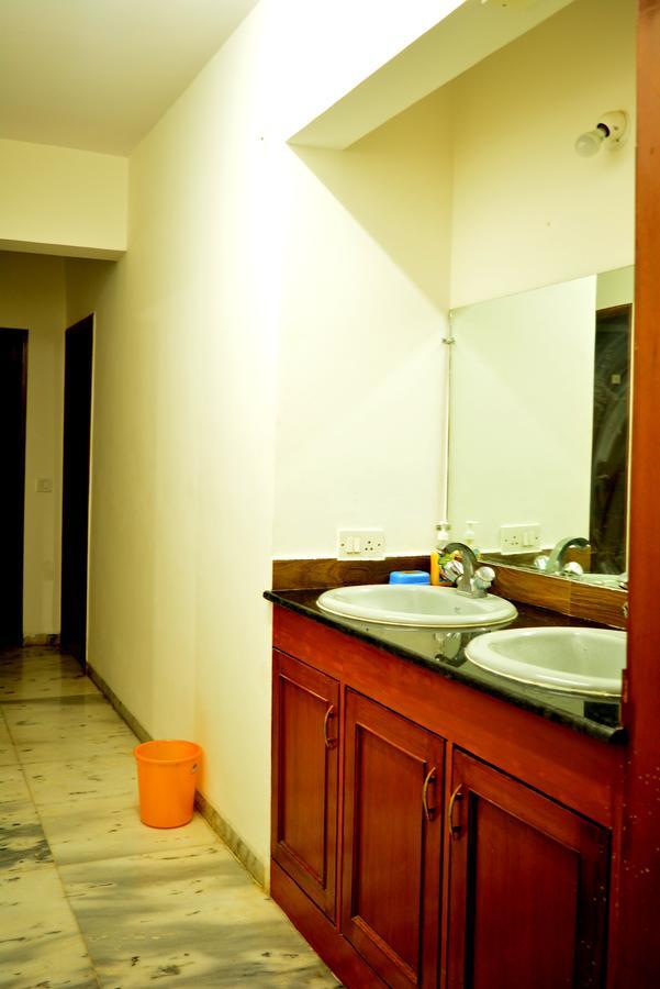 Social Rehab Downtown Hostel Bangalore Bagian luar foto