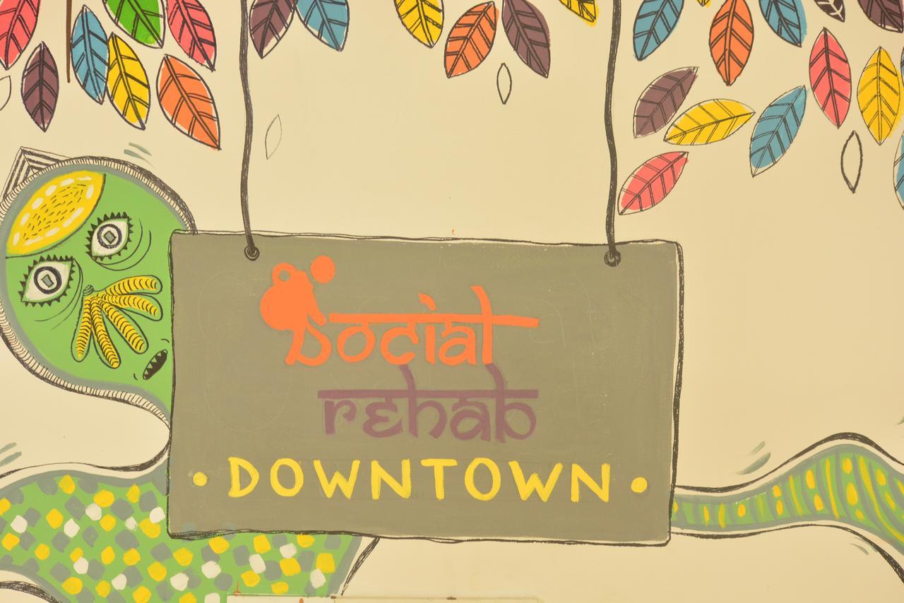 Social Rehab Downtown Hostel Bangalore Bagian luar foto