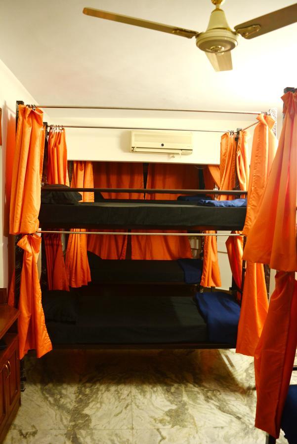 Social Rehab Downtown Hostel Bangalore Bagian luar foto