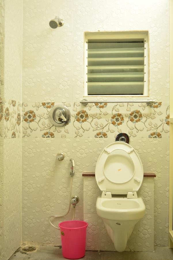 Social Rehab Downtown Hostel Bangalore Bagian luar foto